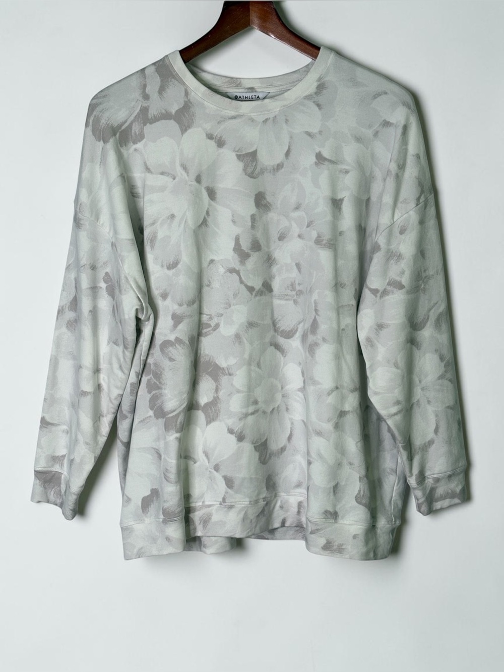 Athleta Balance Floral Printed Pullover Sweatshirt Size 1X White Grey Cozy